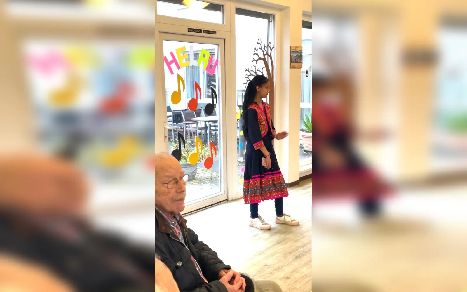 Die 13-jährige Akshita Subramanyam hielt einen beeindruckenden Vortrag über ihre kulturellen Wurzeln. Foto: DIG Trier