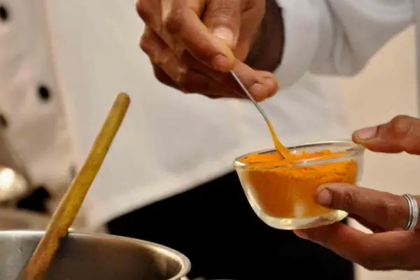 „Wenn die Ernährung nicht stimmt, helfen keine Medikamente.“- Heilwirkung der Ayurvedischer Medizin