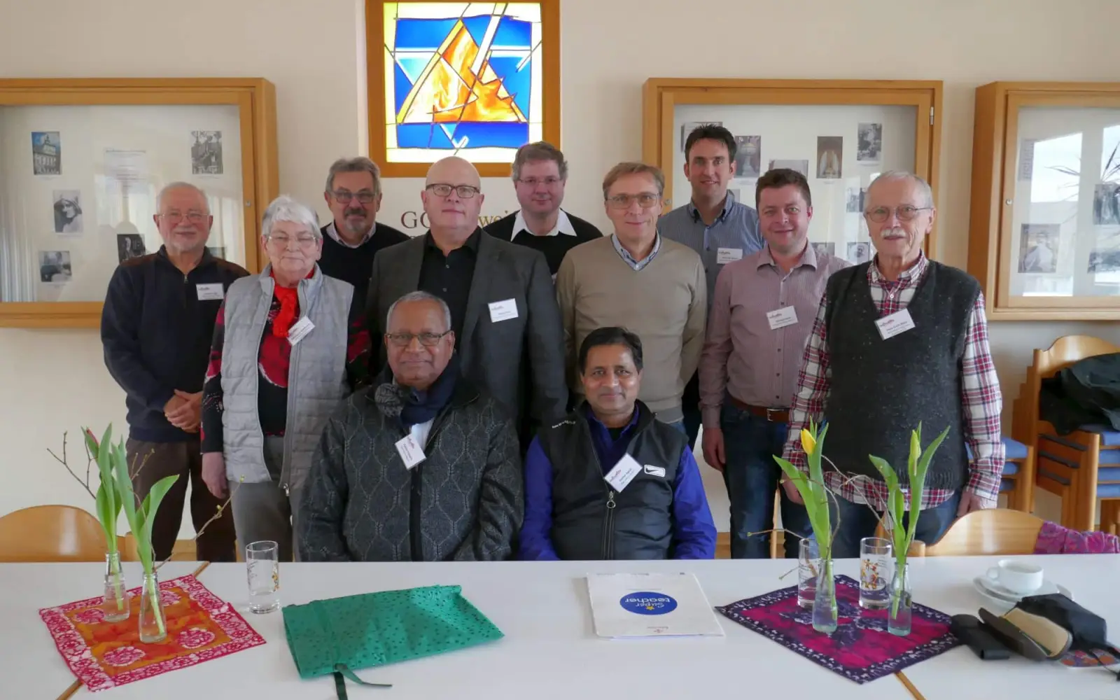 Stiftungsgründung: Hans Erich Klein, Michael Dietz, Dominik Werle, Wolfgang Menesklou, Father Agnel, Pfarrer Andreas König, Jürgen Fluhr, Father Franklin, Franz Xaver Scherrer, Marianne Hofmann und Hubert Vogt.