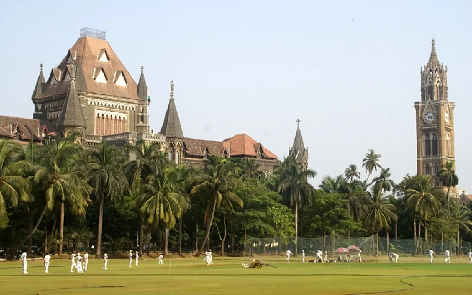 UNESCO Weltkulturerbe in Mumbai - viktorianisch-neugotische und Art-Deco-Gebäude am Oval Maidan