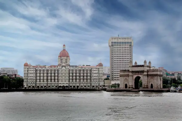 Das Taj Mahal Palace Hotel: Geschichte, Luxus und Resilienz im Herzen Mumbais