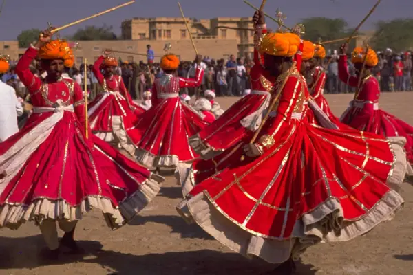 Farbenprächtige Wüstenfestivals – Indien hautnah erleben