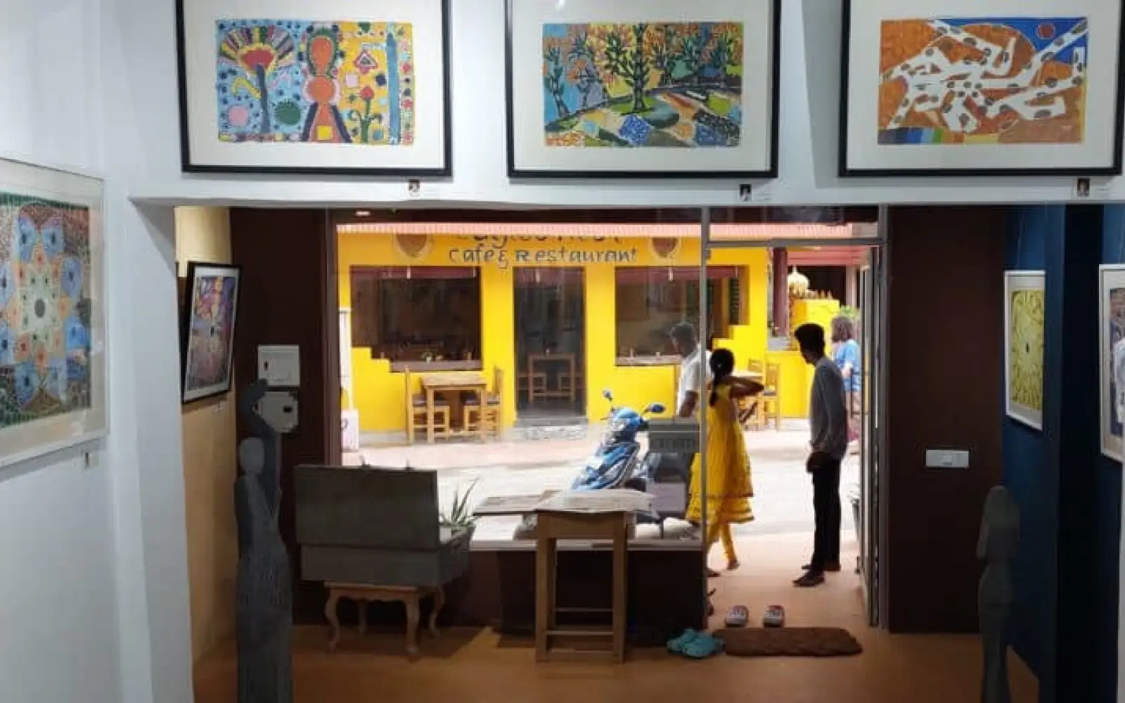 01-Bindu-Art-Galerie-Rainer-Schoder-800x447