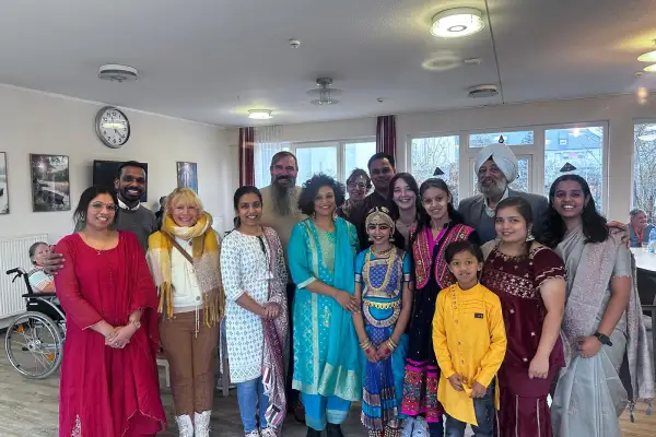 Indische Farbenpracht bringt Generationen zusammen
