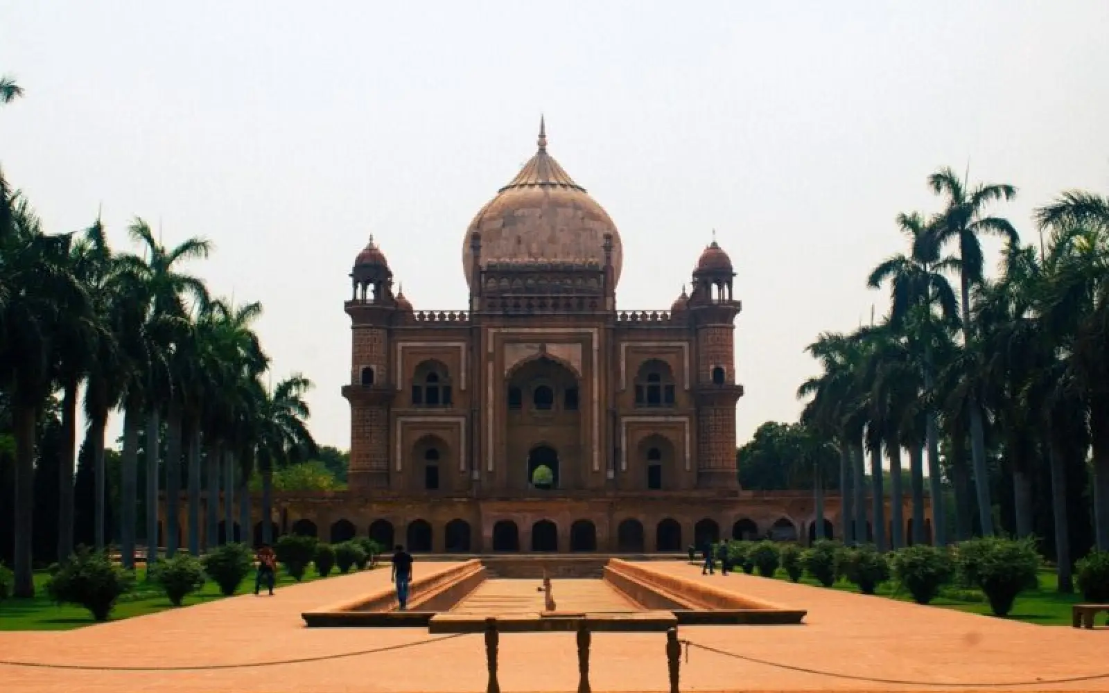 Darklabs-India-Unsplash-800x533
