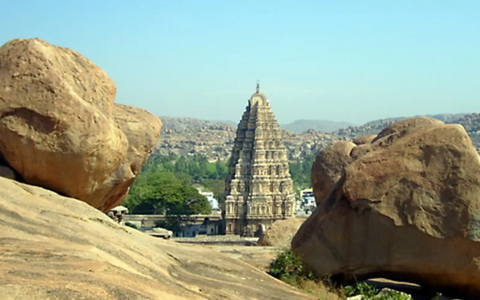 Hampi_Blick-Rocky-Guesthouse