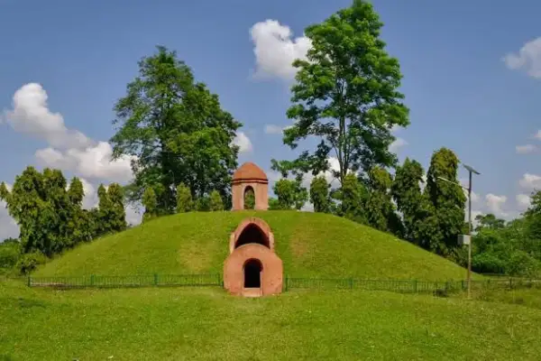 Moidams der Ahom-Dynastie in Assam, Indien als UNESCO-Weltkulturerbe anerkannt