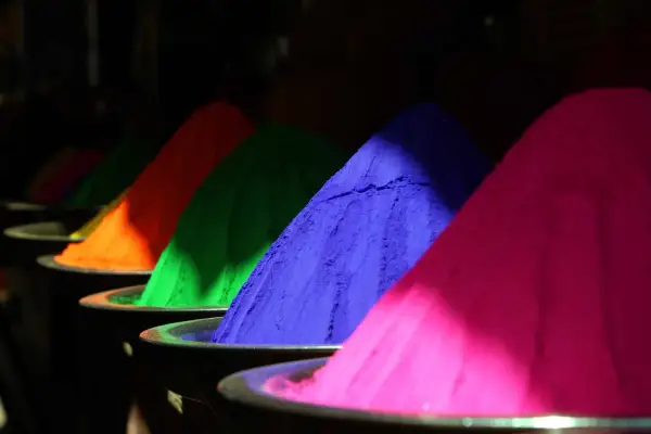 „Happy Holi: Ein farbenfroher Reisebericht zum Holi-Festival in Indien“