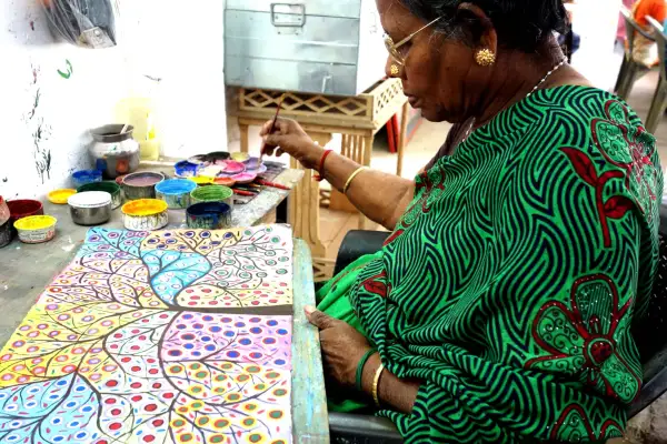 Kunst, die hilft: Bindu Art, eine besondere Galerie in Mahabalipuram