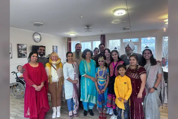 Indische Farbenpracht bringt Generationen zusammen