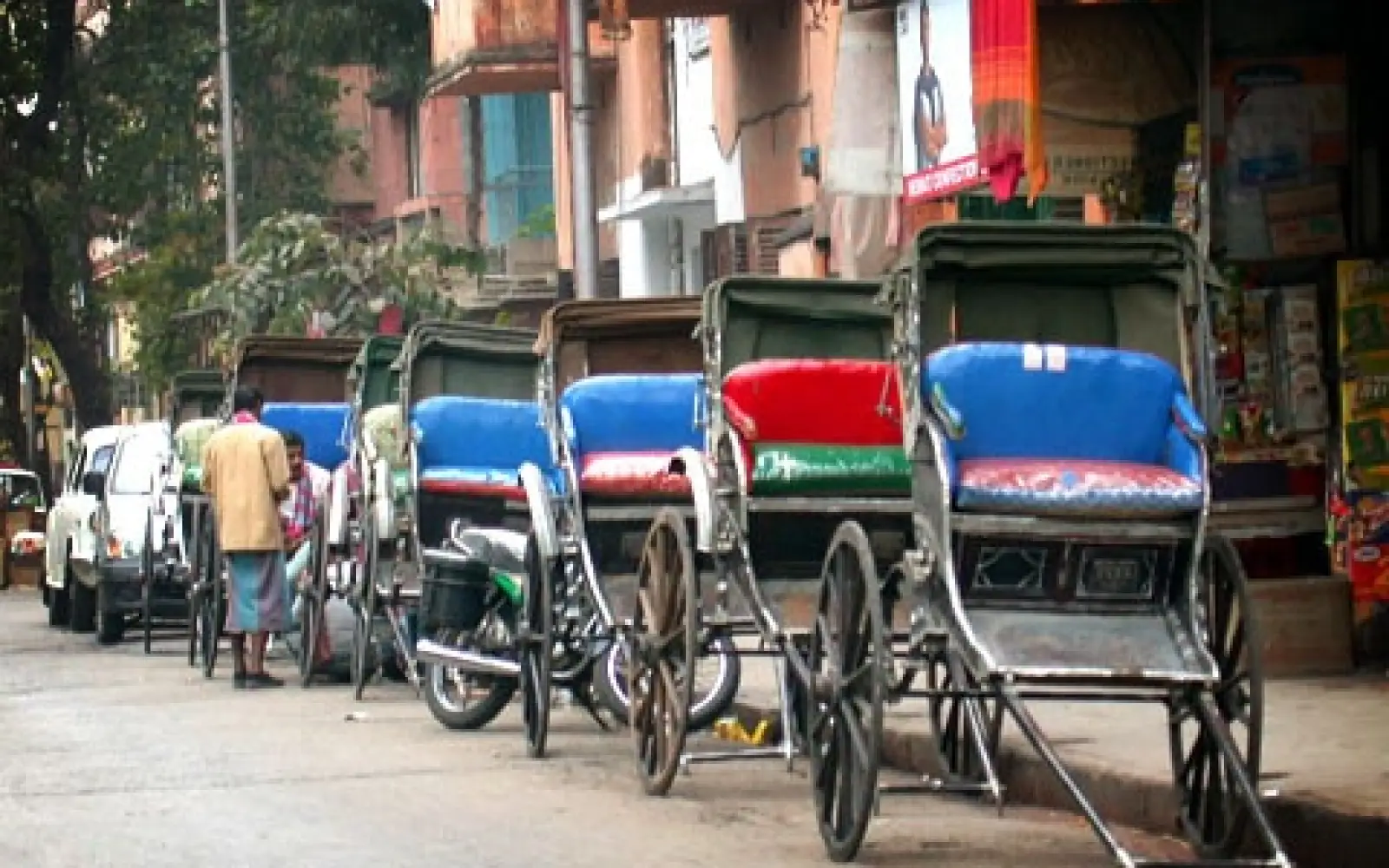 Rickschas in Kolkata. Foto: Bengal foam