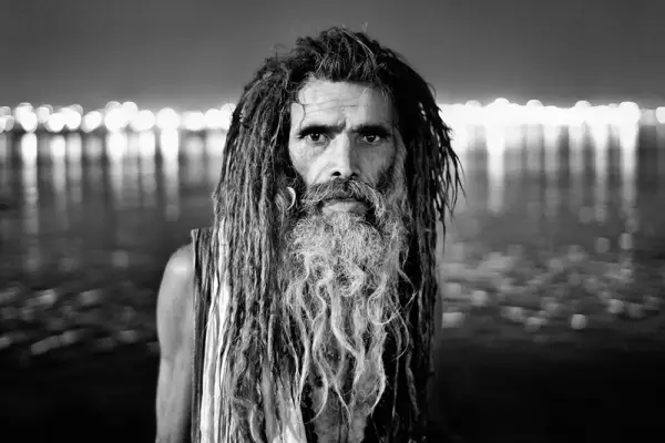 „Ganges und Nirvana“ – Fotodokumentation zur Kumbh Mela 2013 in Indien