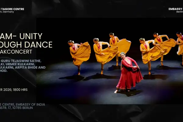 Tejaswini Sathe und ihr Ensemble tanzen Kathak im Tagore Centre Berlin
