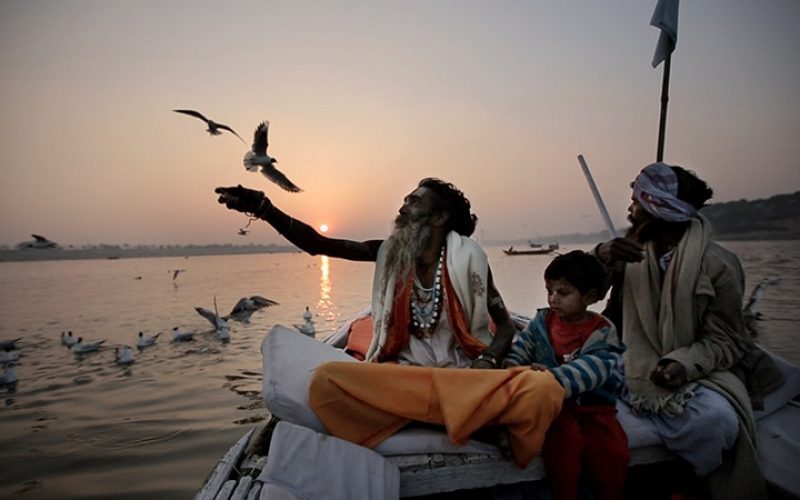 Abendstimmung am Ganges (Faith Connections, by Pan Nalin © 2013 Cité Films – Jungle Book Entertainment – Virginie Films)