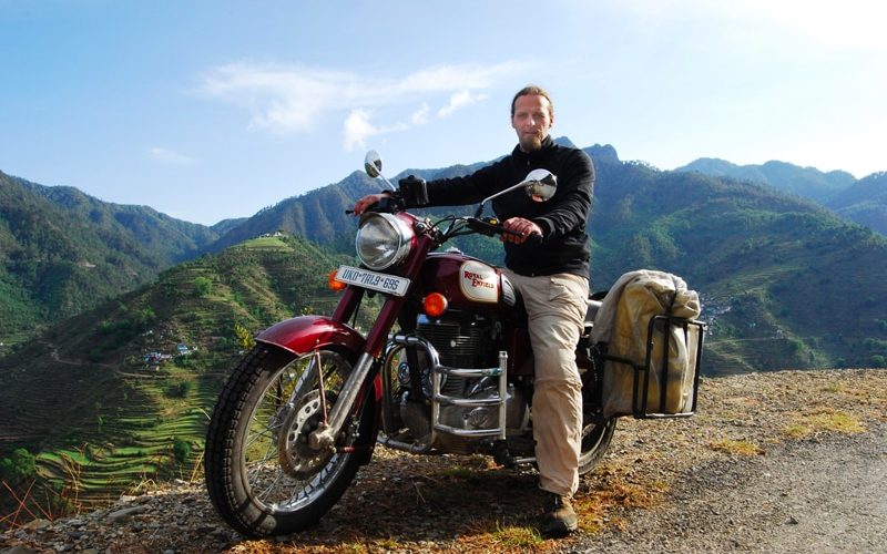 Robert Schmidt 2012 auf einer Royal Enfield bei einer Tour durch Uttarakhand. © Foto: Robert Schmidt