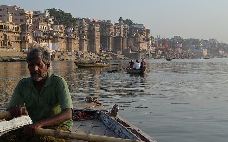 Der Ganges bei Varanasi - idyllisch, aber keinesfalls rein. Foto: Matt Stabile