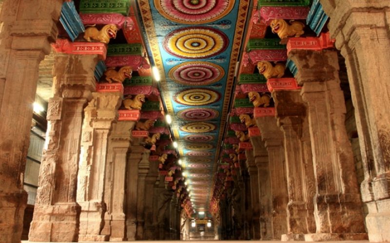 Säulengang im Minakshi-Tempel in Madurai. Foto: Simply CVR