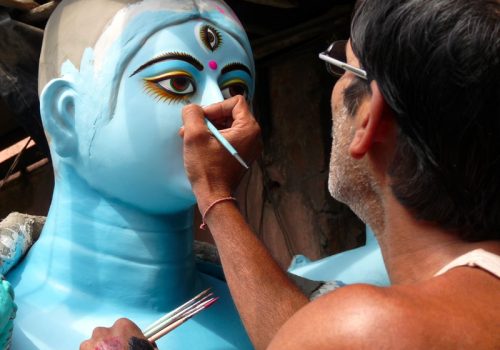 Herstellung einer Götterfigur in Kumartoli in Kolkata. Foto: Steve Brown