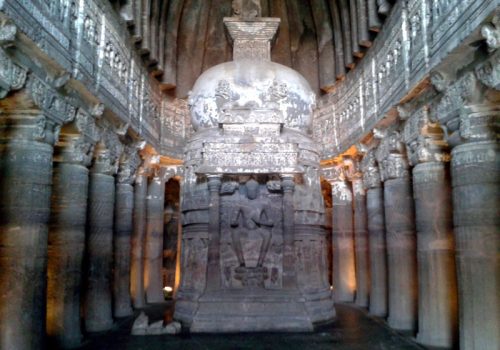 Die Ajanta-Höhlen kann man bald auch im Internet auf einer virtuellen Tour besichtigen. Foto: ddasedEn