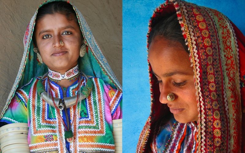 Junge Frauen aus Kutch in traditionelle Stoffe gekleidet. Foto: Meena Kadri